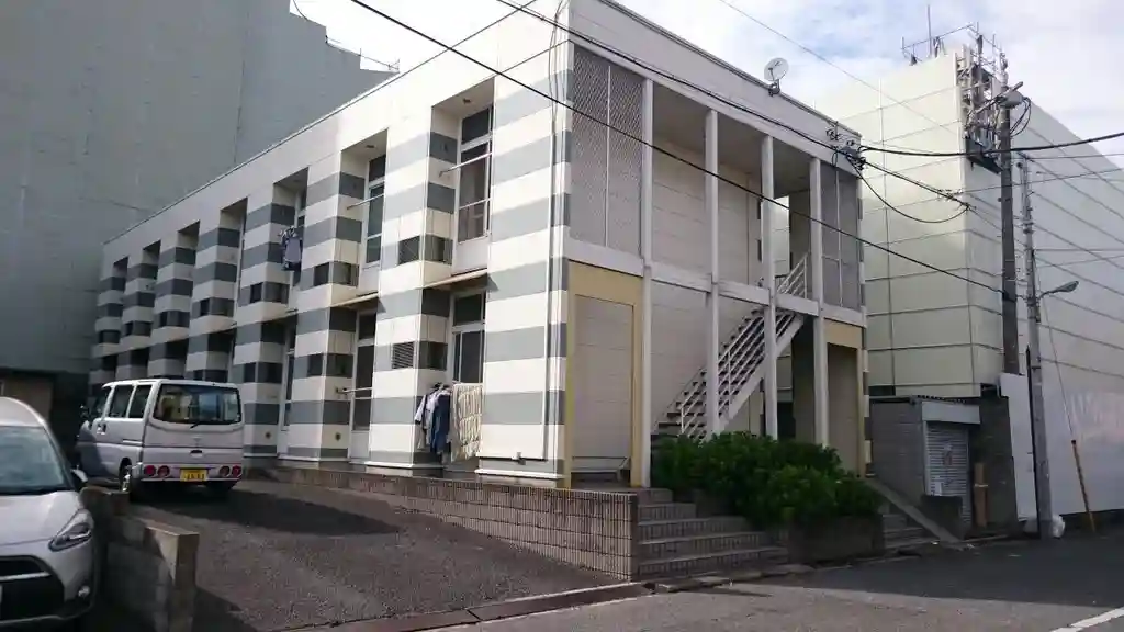 レオパレスサニーハイツ 外観