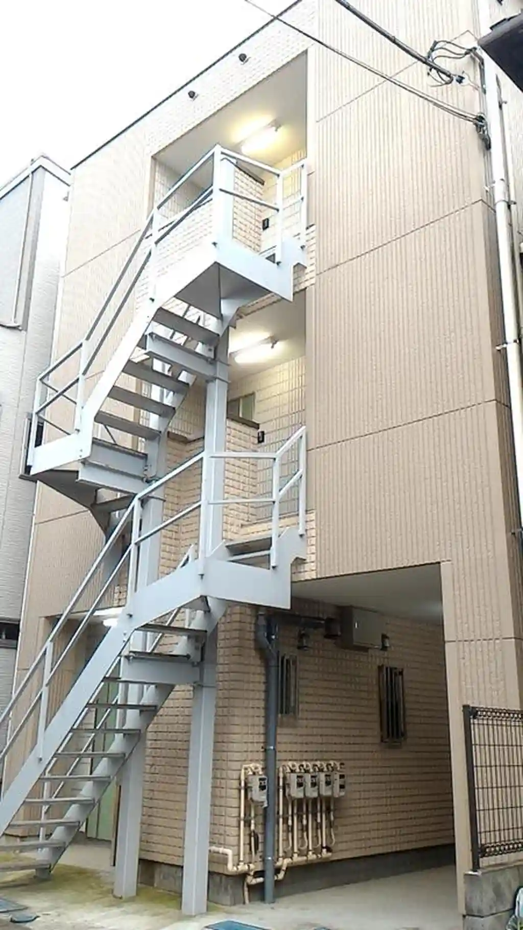 アヴィエール日進 外観