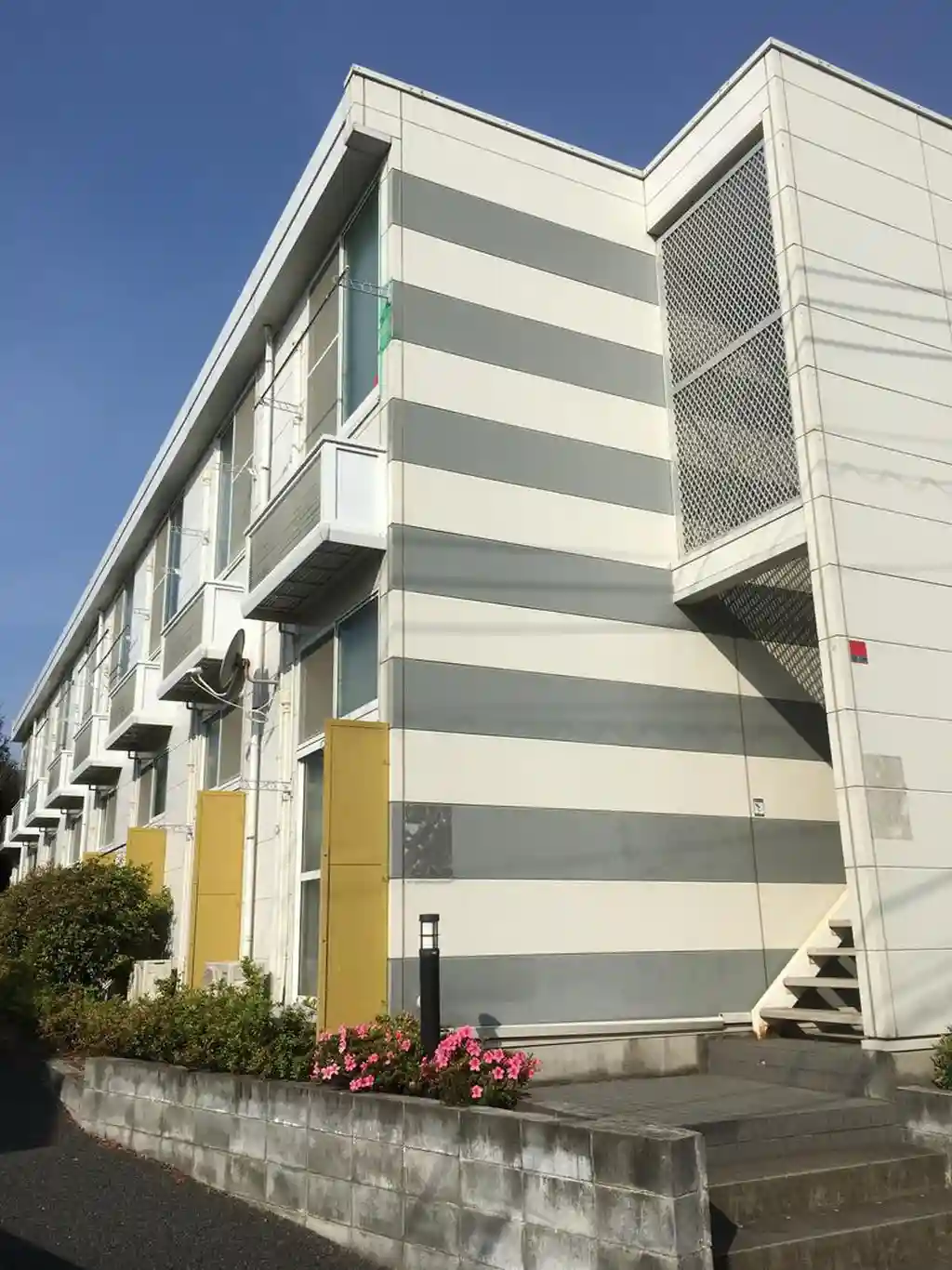 レオパレスJUNA鵠沼 外観