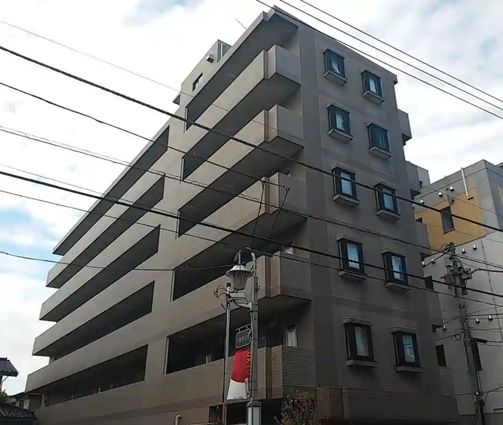 プラタナスコート 外観