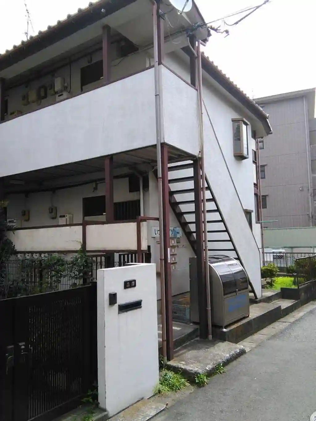 いずみハイツ A棟 外観