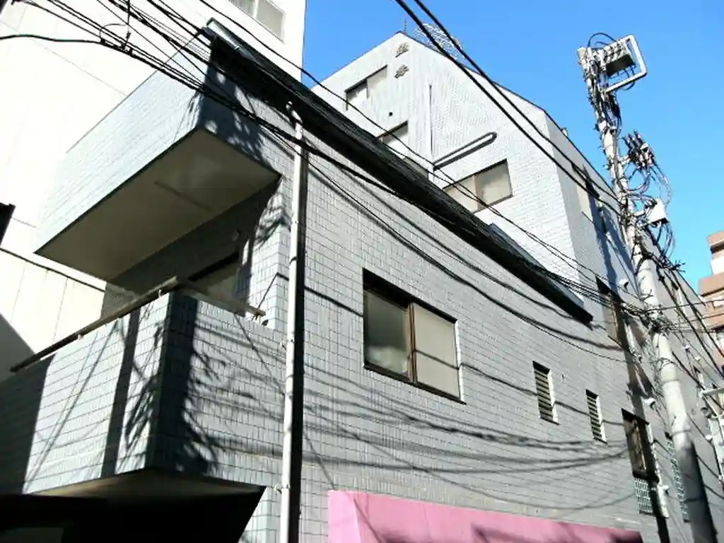 ウエスト市川 外観