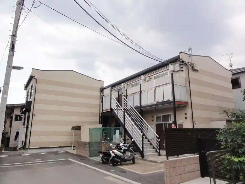 レオパレスエルミタージュ 外観
