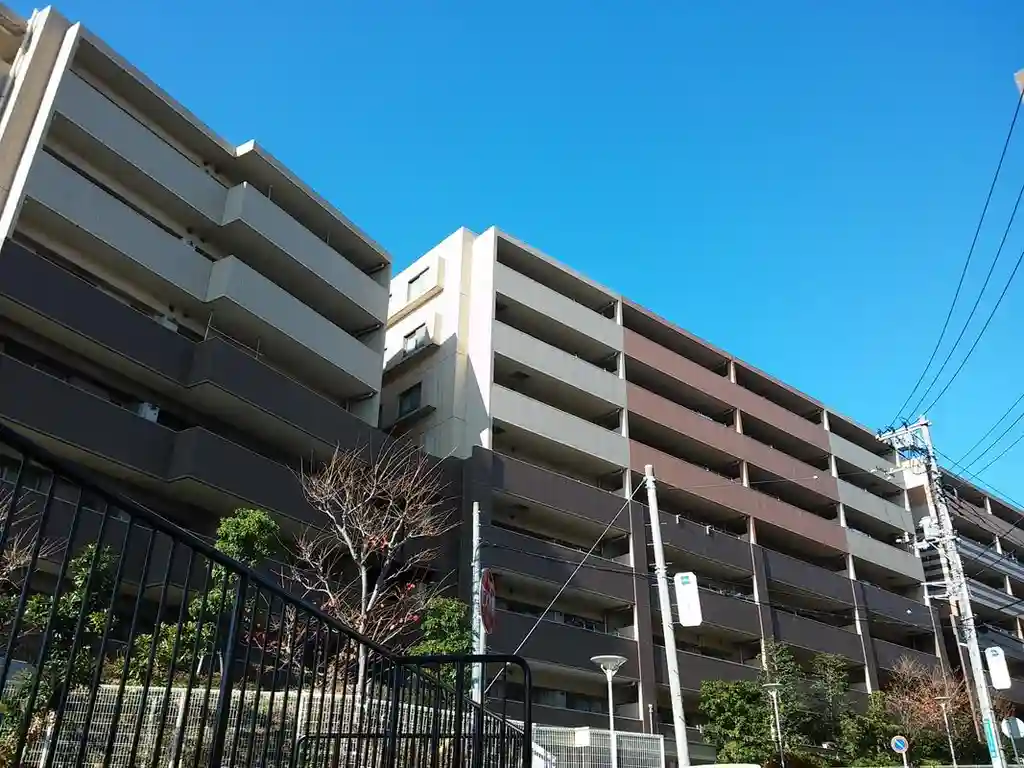 ライオンズヒルズ横濱新子安 外観