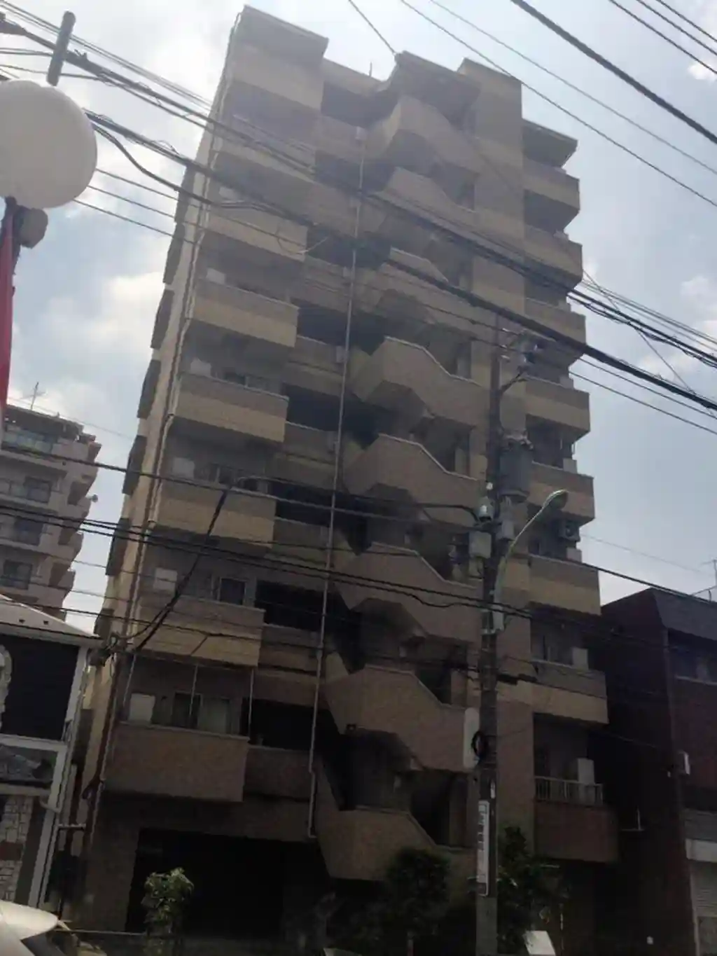 ドミール高松町 外観
