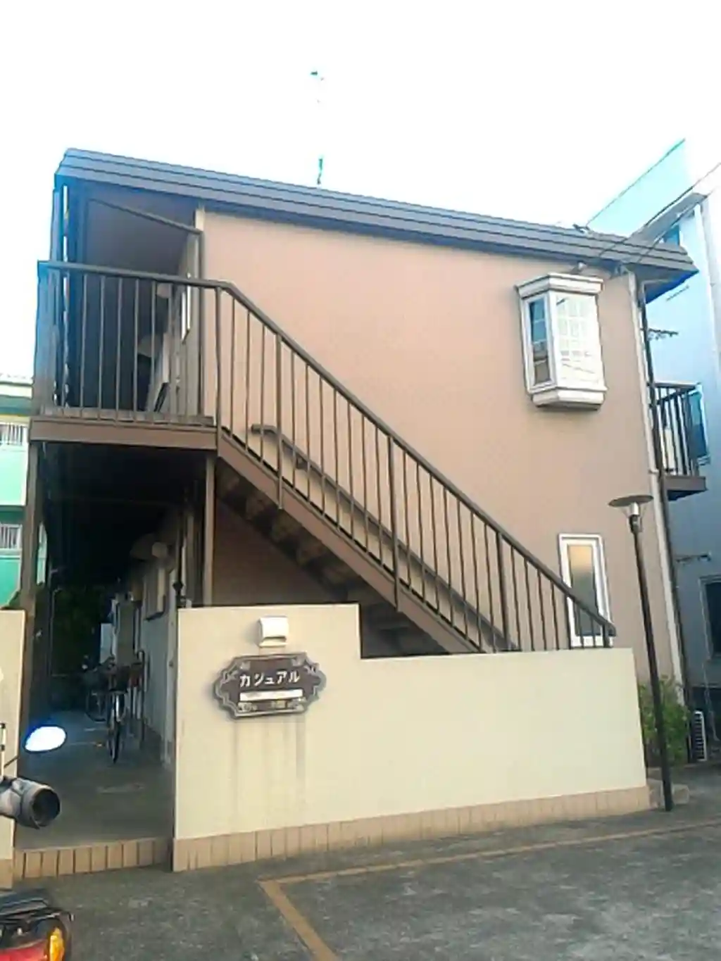 カジュアル 外観