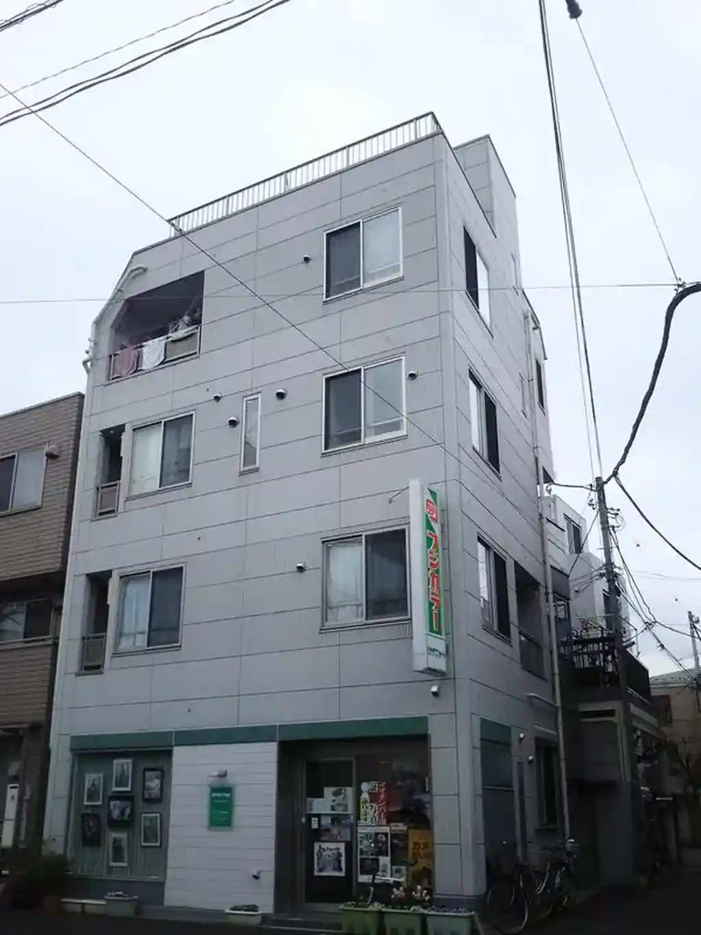 FOTOS 外観
