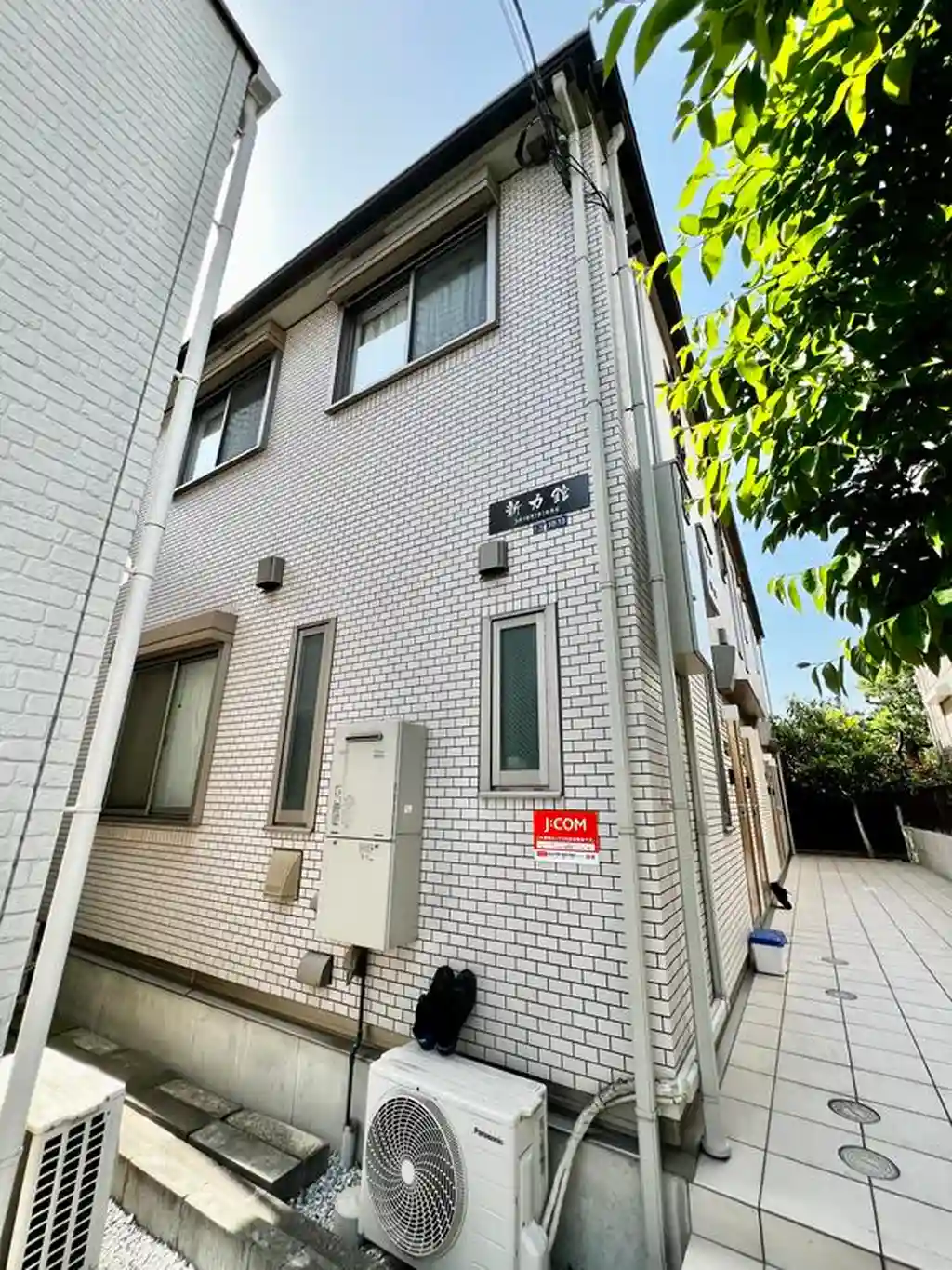 新力館 外観
