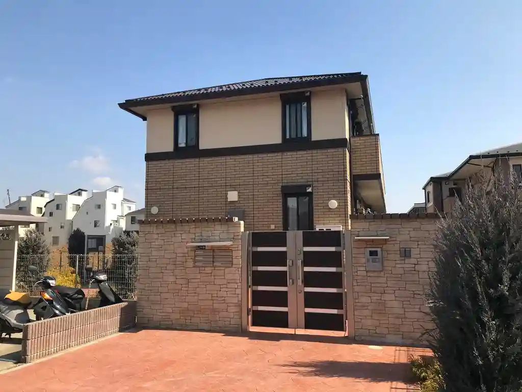 クレシェンテ市川 外観
