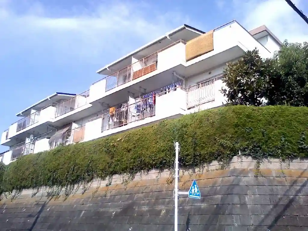 ロイヤルメゾン成瀬台2 外観