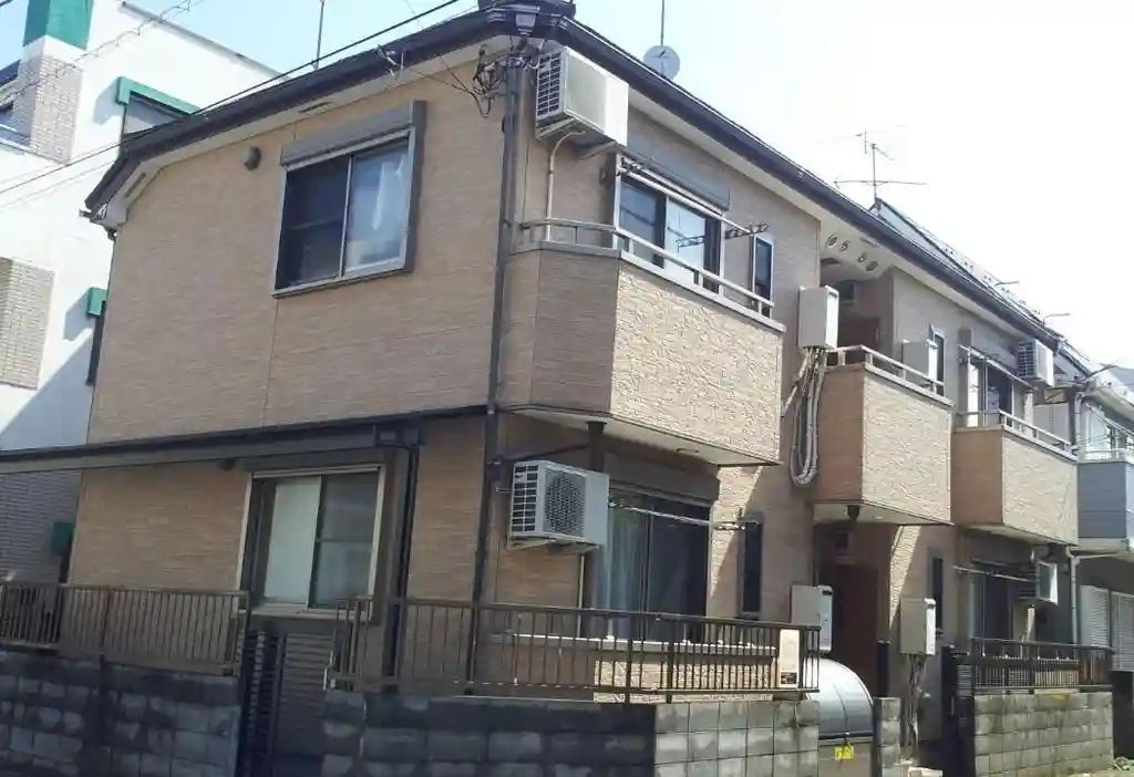 CREA 外観