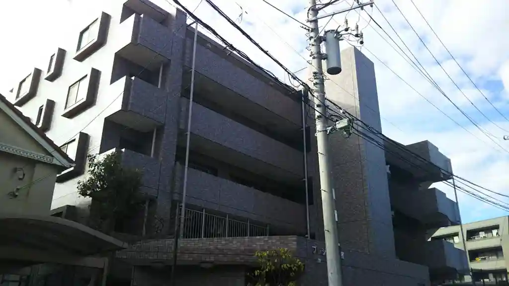 プレジール横濱 外観