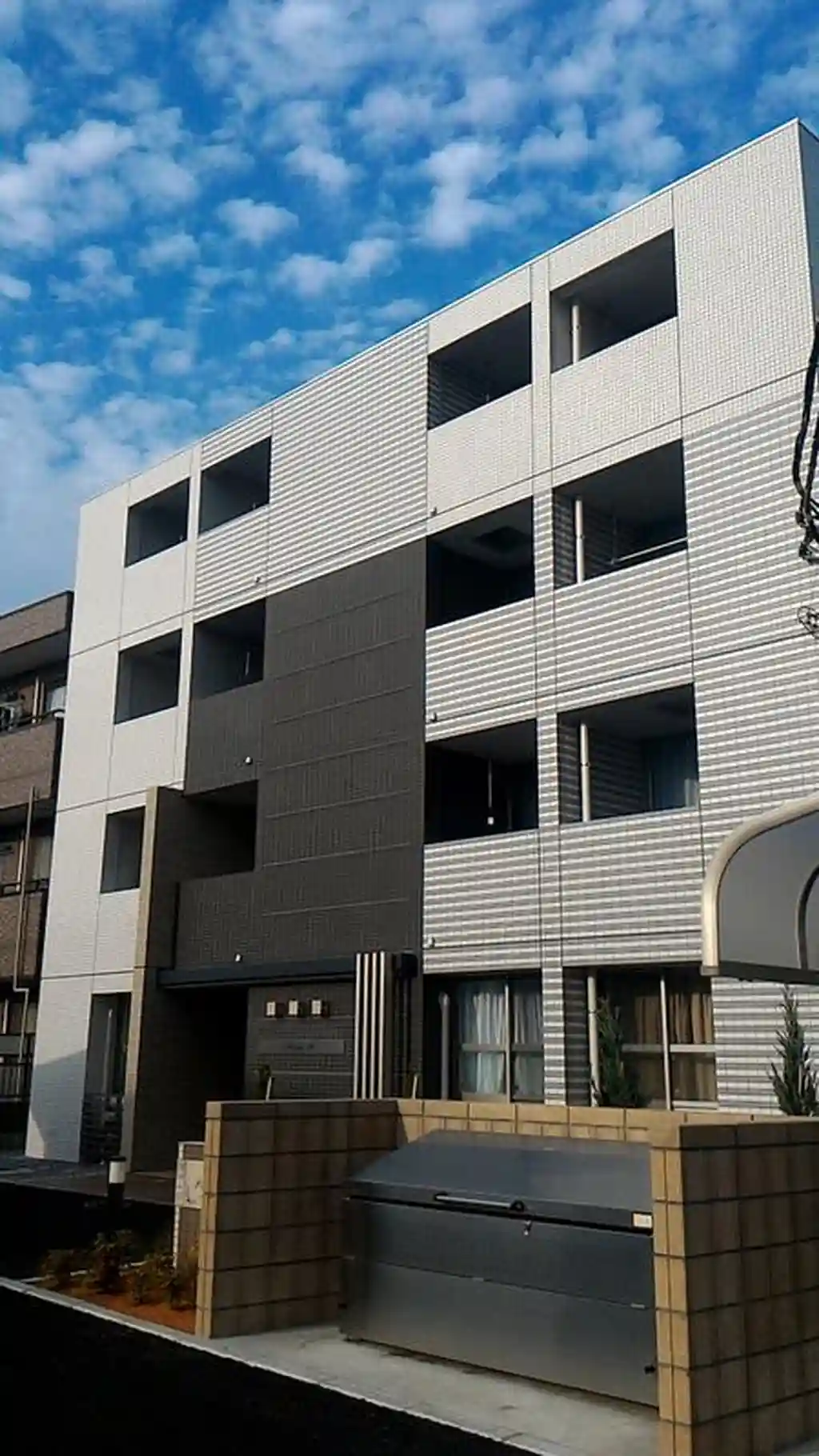 プラシードR 外観