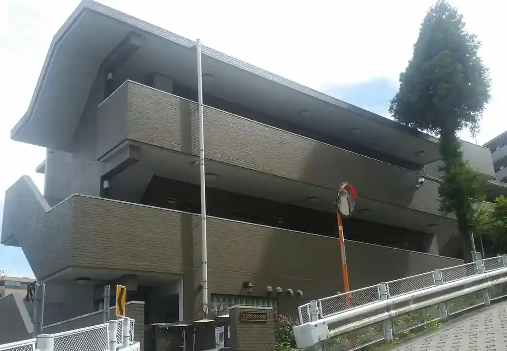 アビタシオン根岸 外観