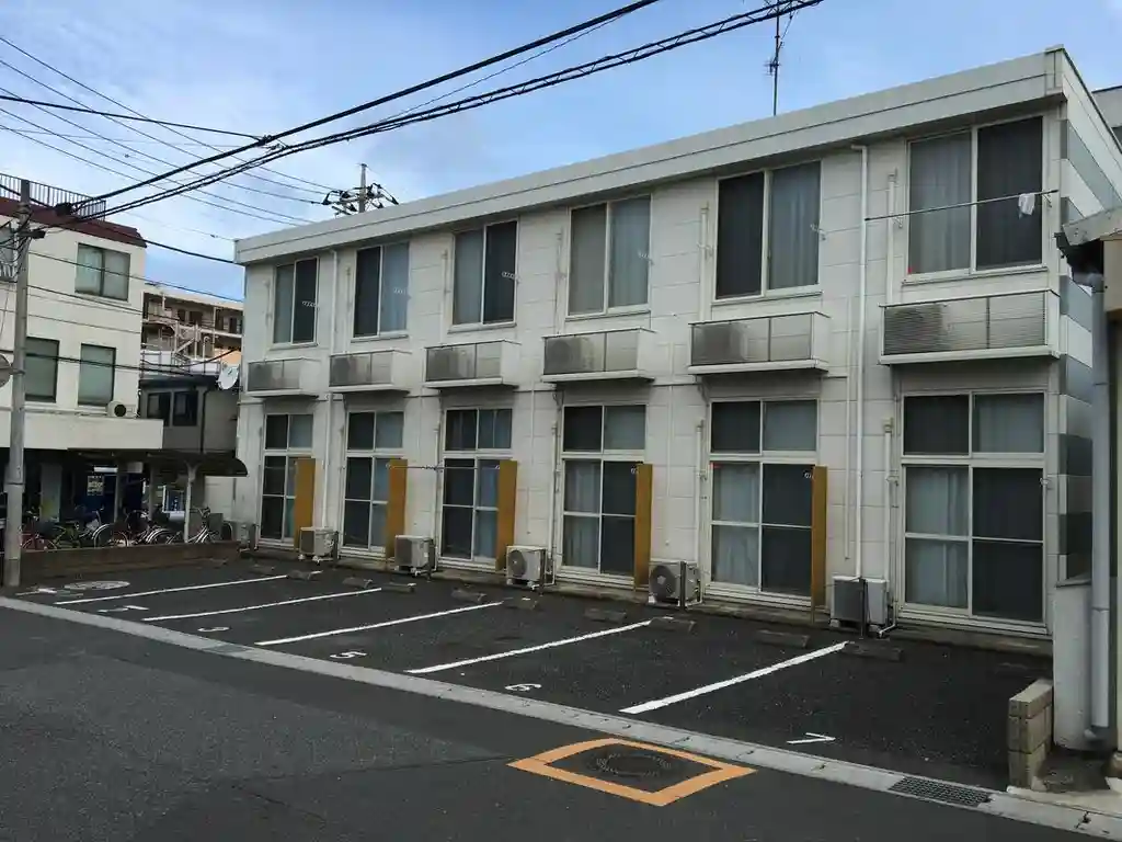 レオパレスクレスト 外観