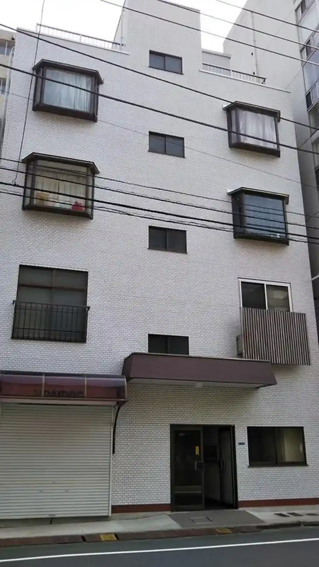 間中ビル 外観