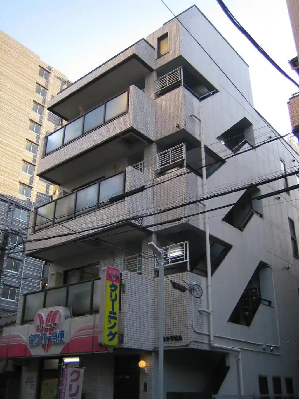 秋山ビル 外観