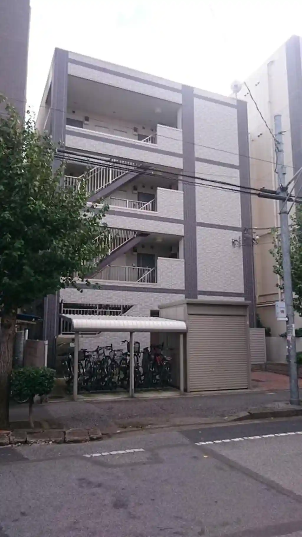アイプレイス 外観