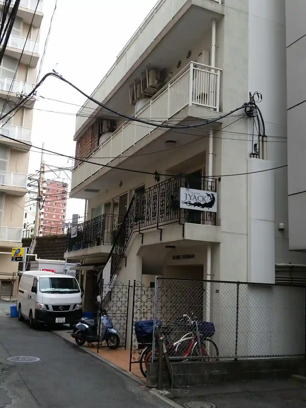 リバース横浜 外観