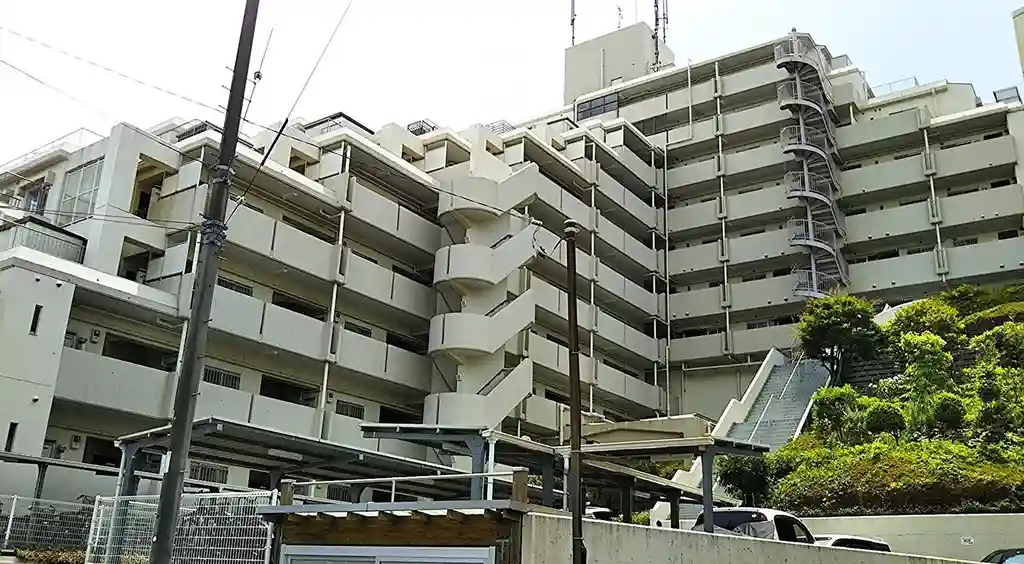 アンバサダー横浜松見町 外観