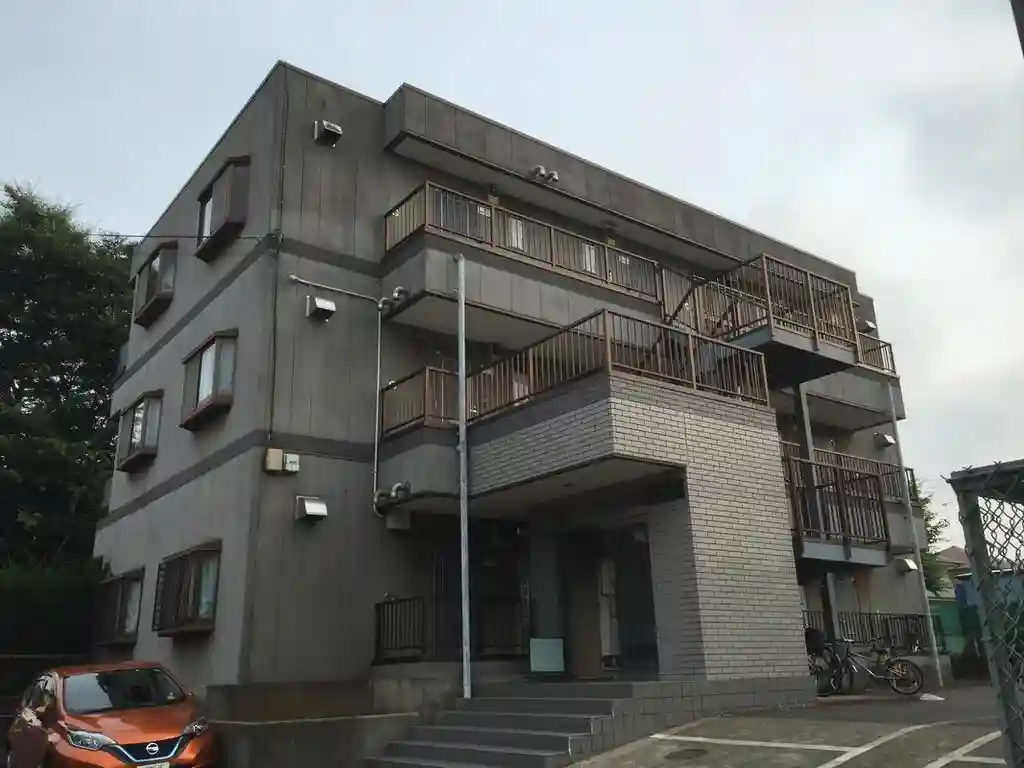 ロイヤルコスモス 外観