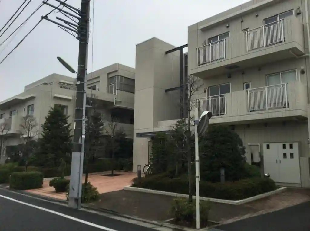 アールヴェール学芸大学 外観