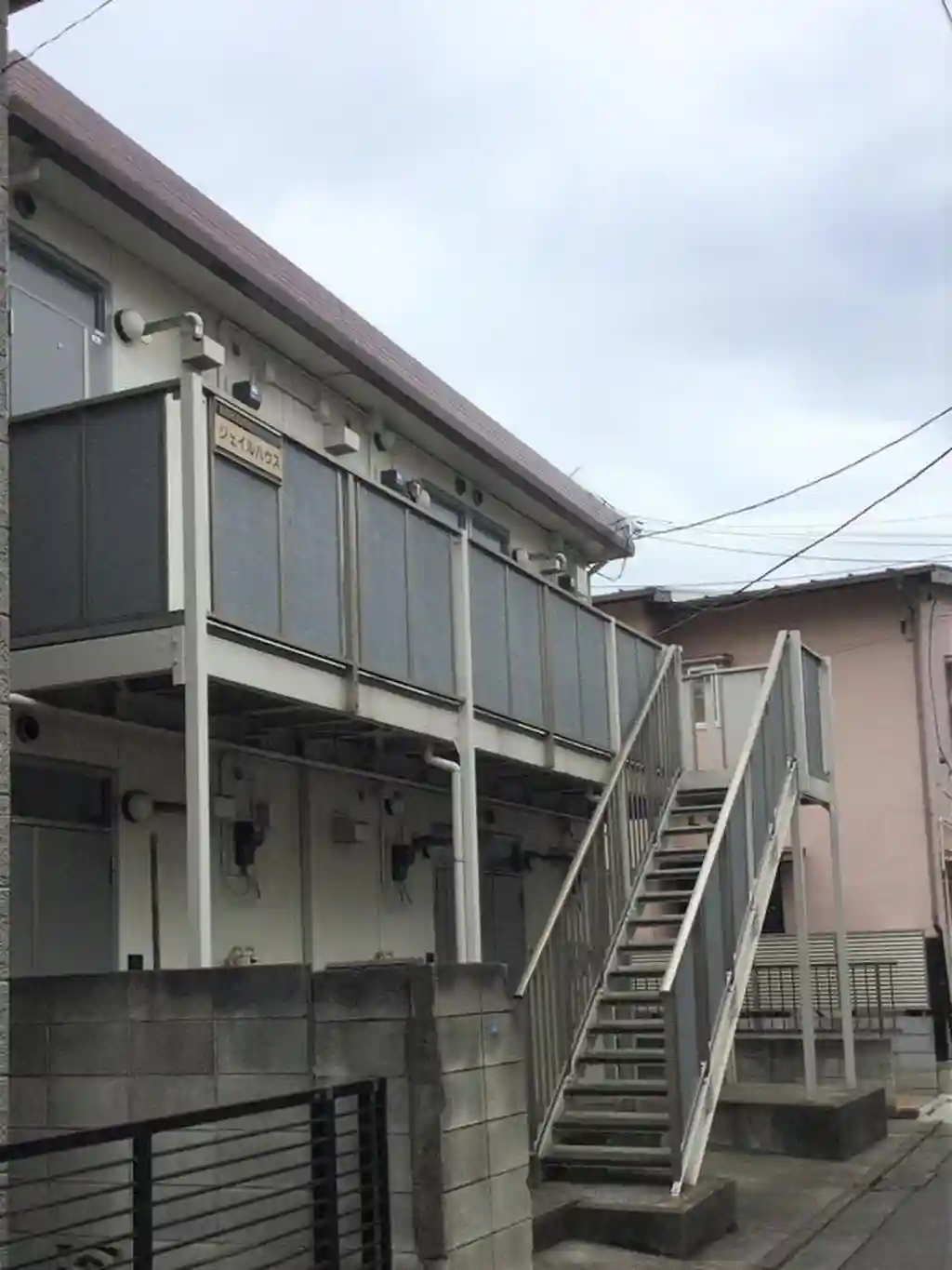 ジェイルハウス 外観