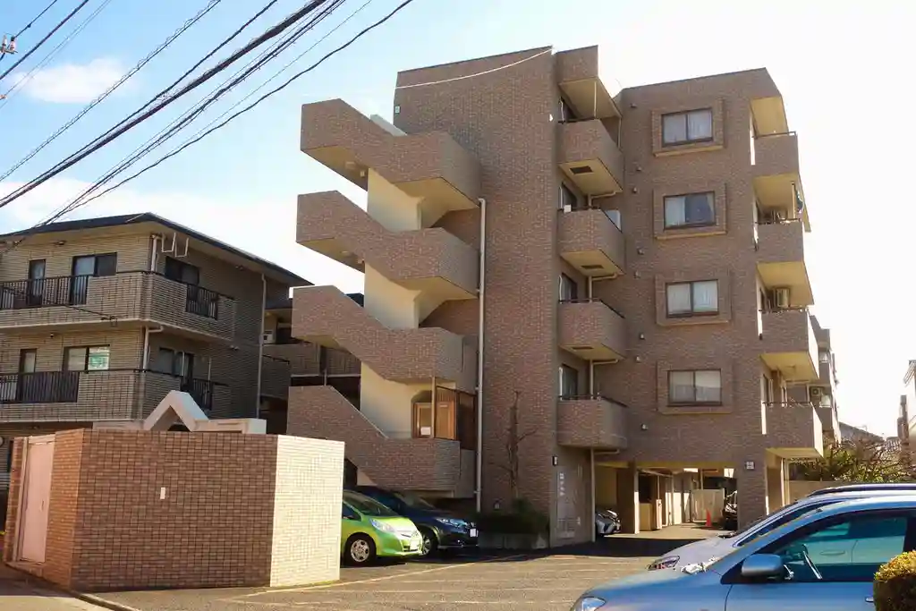 ロイヤルシャトー大和 外観