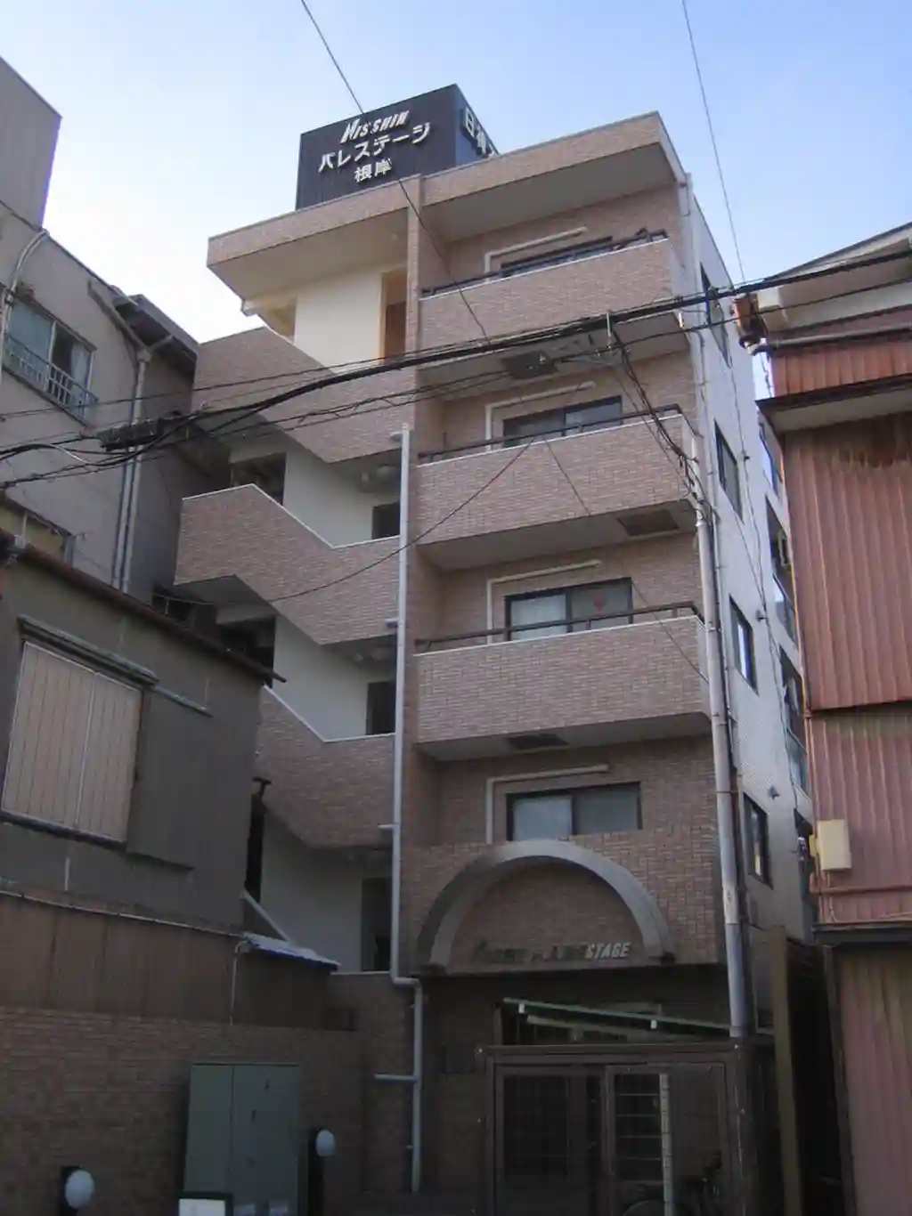 日神パレステージ根岸 外観