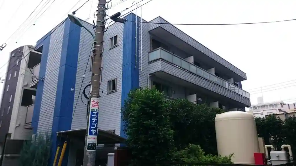 レ・フレール 外観