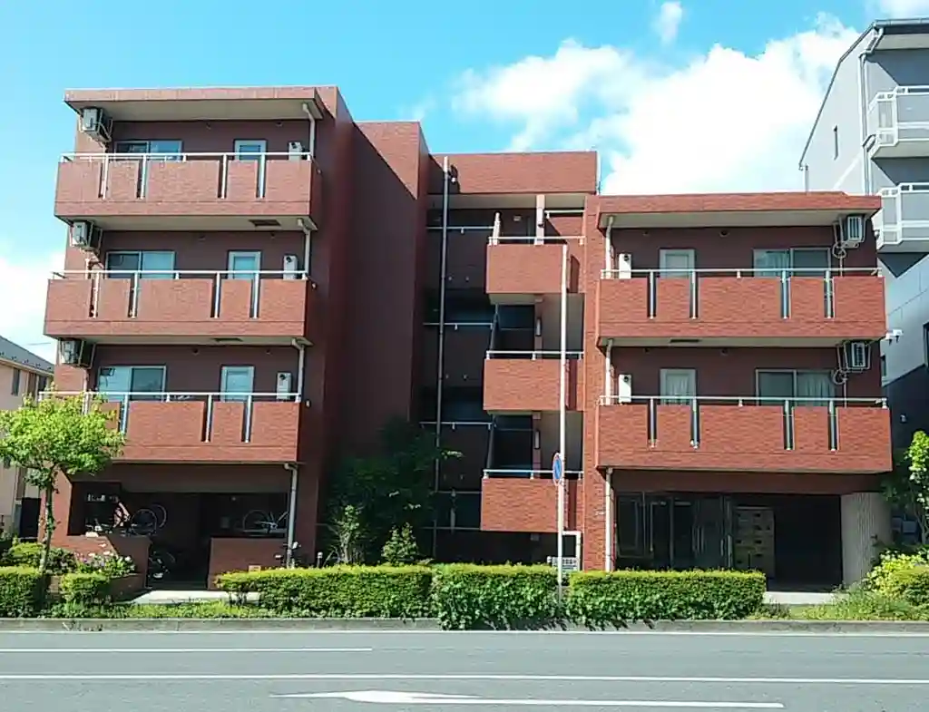 オプストヨミノ 外観