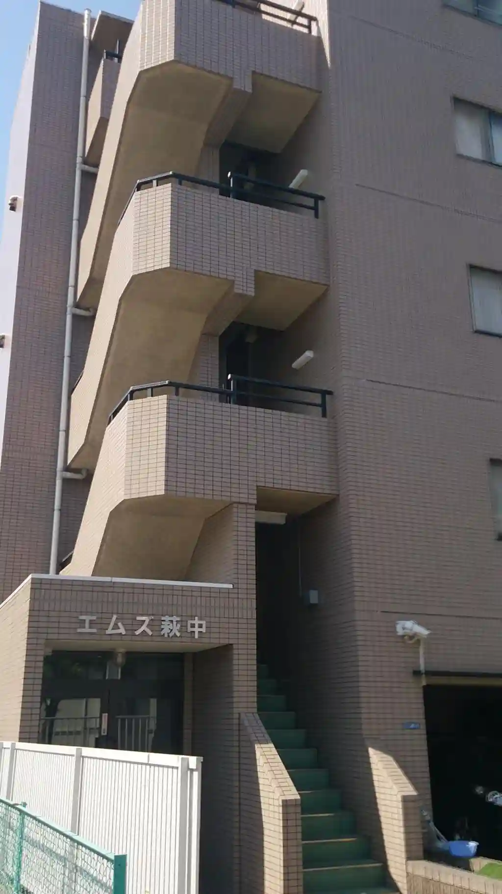 エムズ萩中 外観