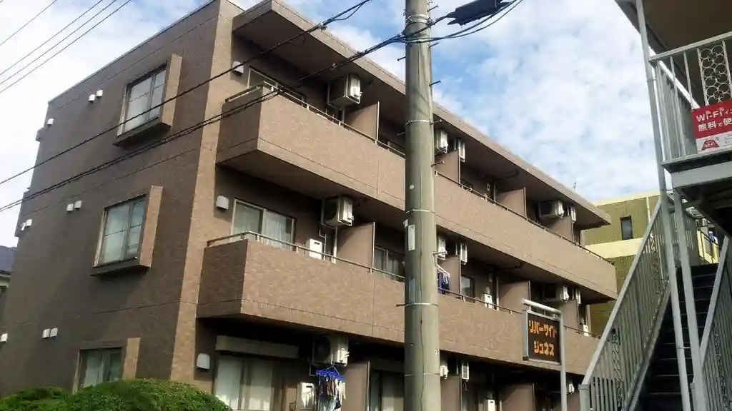 ロイヤルコート松木 外観