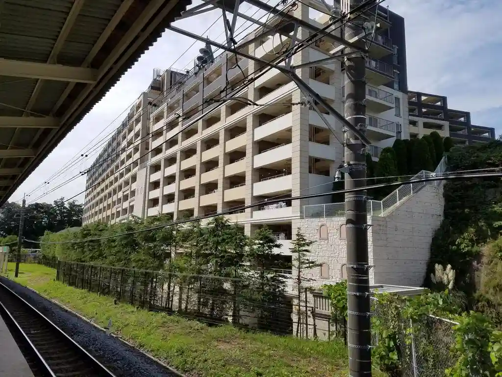 レイディアントシティ本郷台 外観