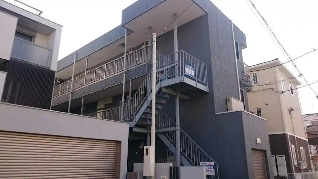 アンプルールフェール川口II 外観