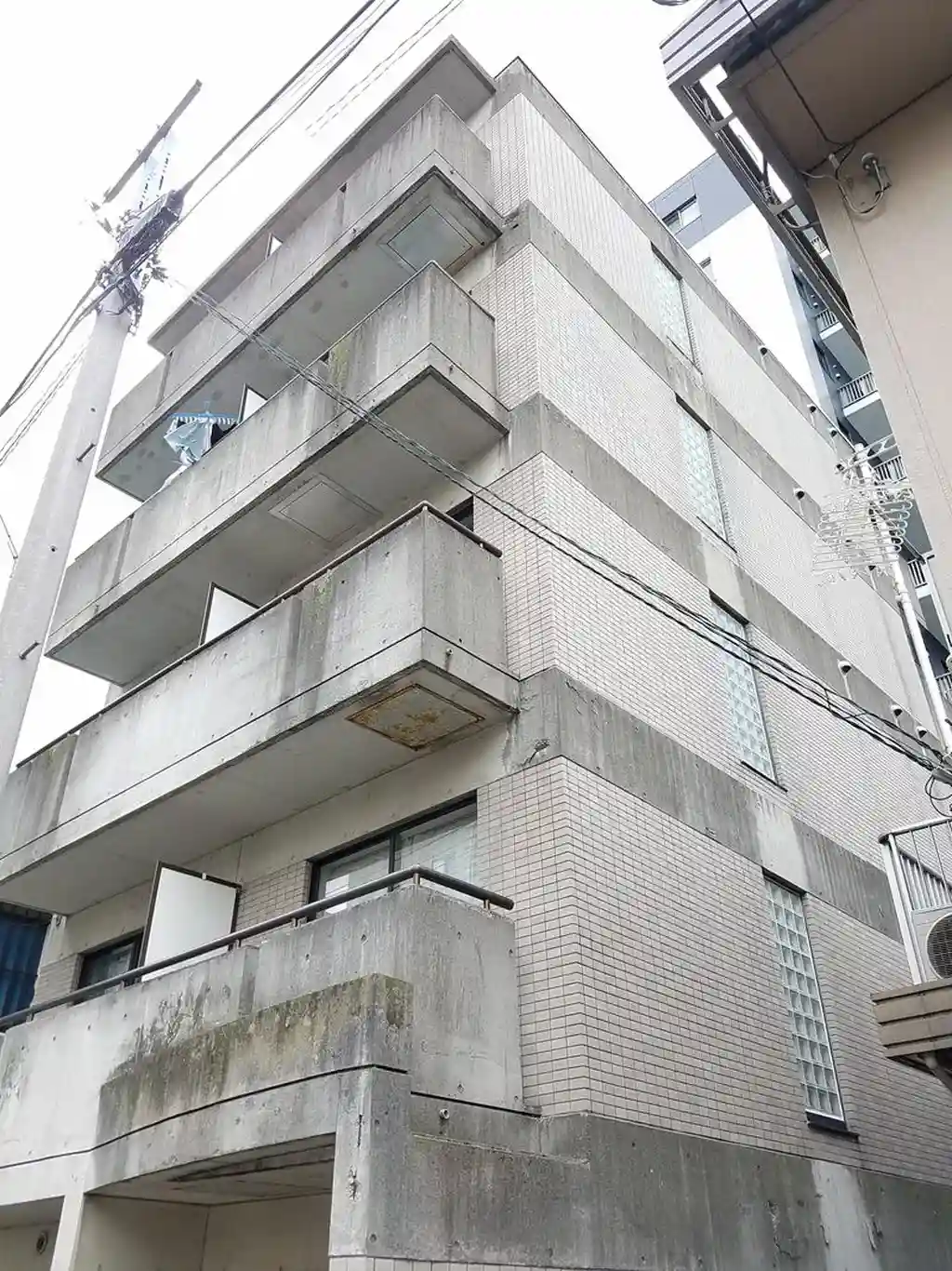レオパレスRX関内 外観