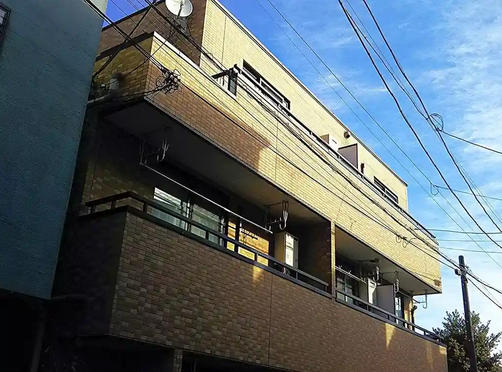 クレーンコート 外観