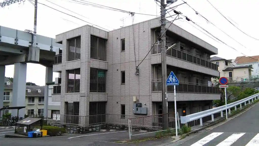 プティピエヌ 外観