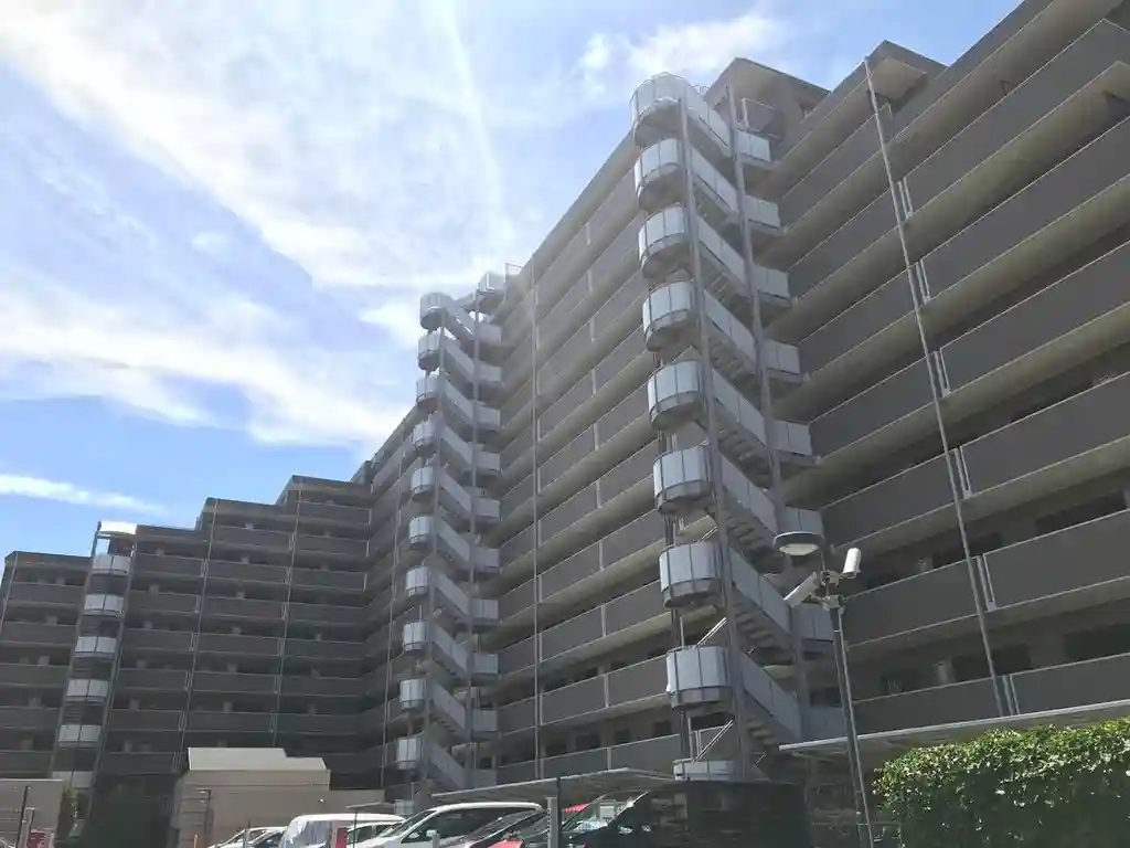 ファミール市川ガーデンプラザウエスト 外観