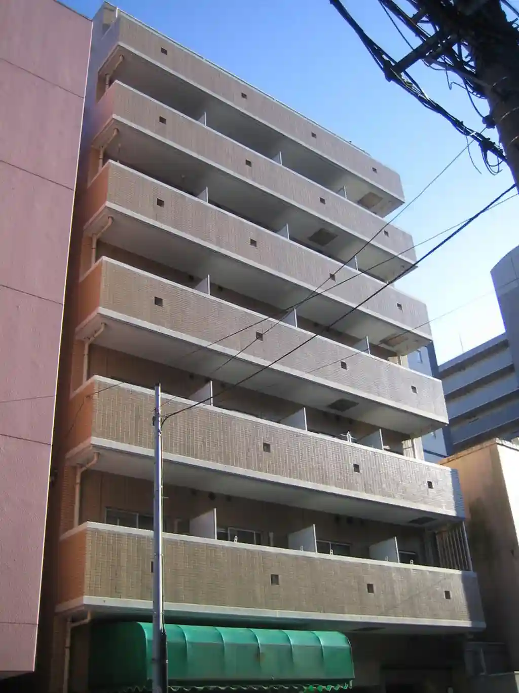 第七大場ビル 外観