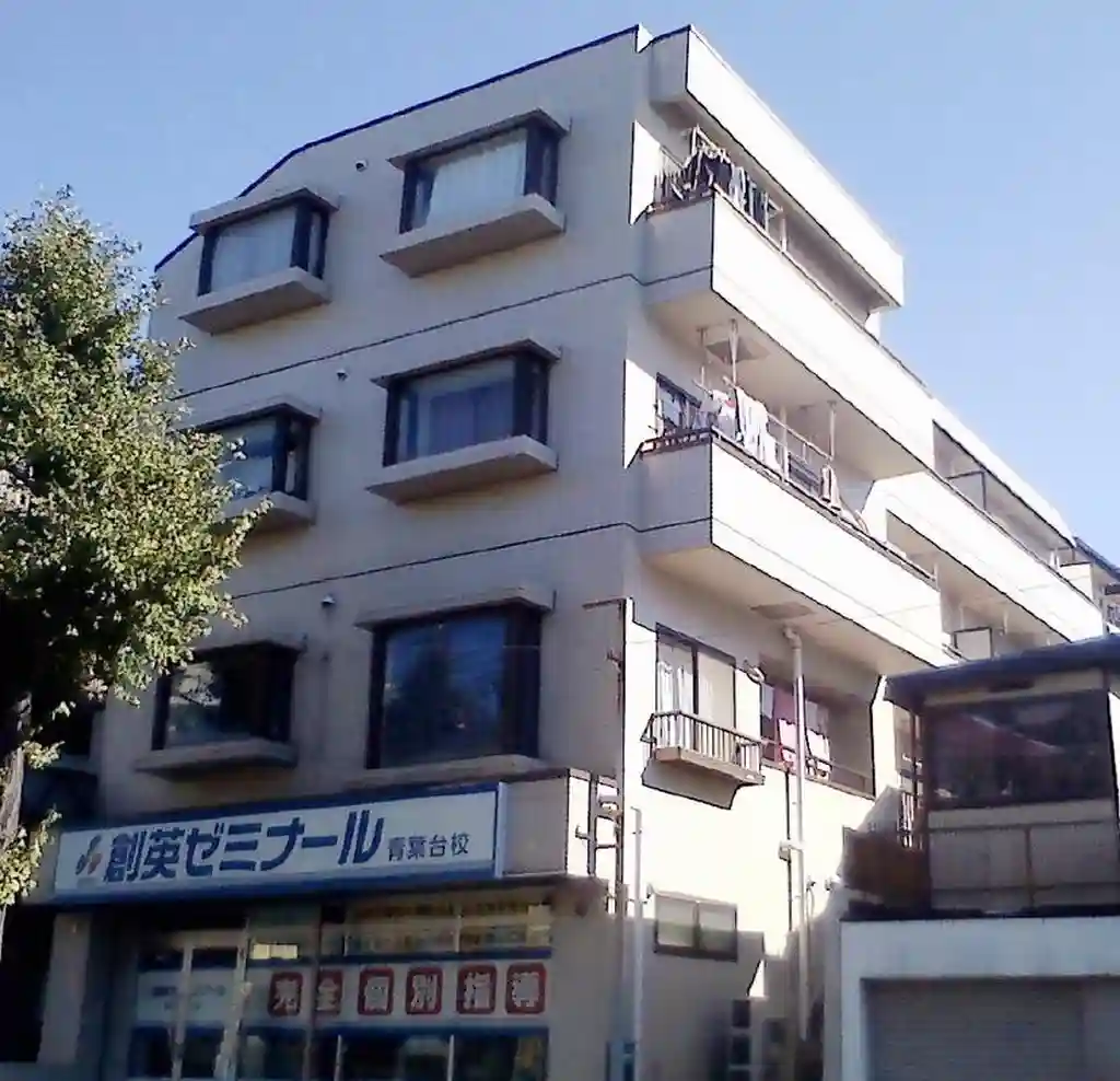 エミナン・エサキ 外観