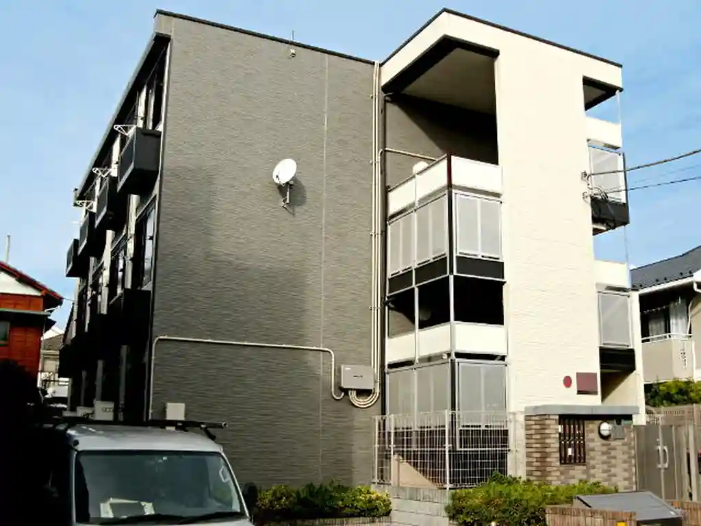 レオパレスダックス 外観