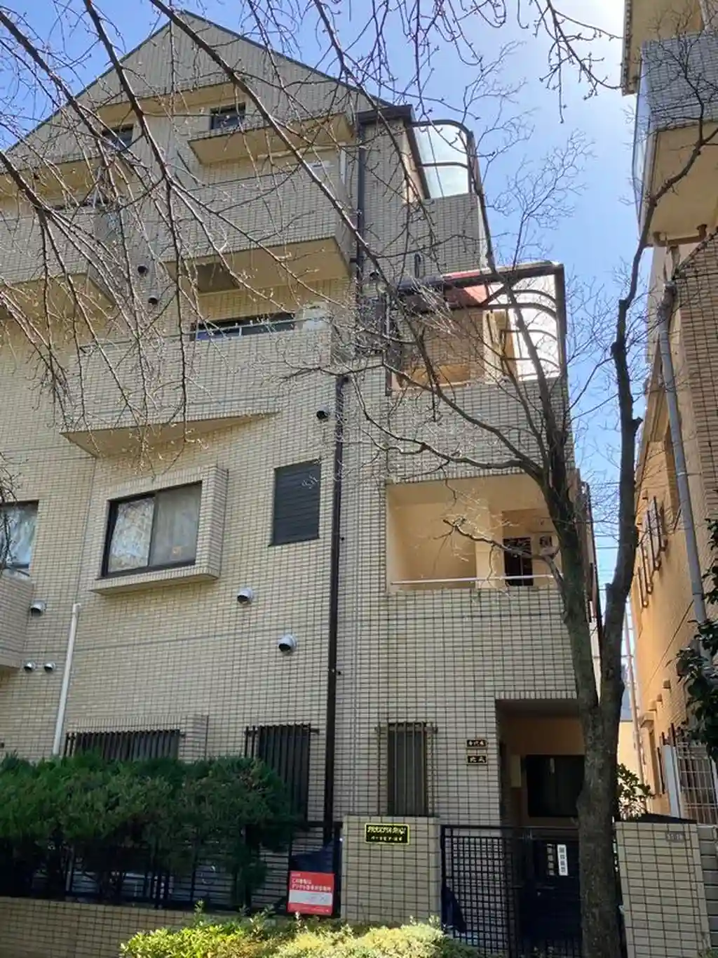 パークピア・ロギ 外観