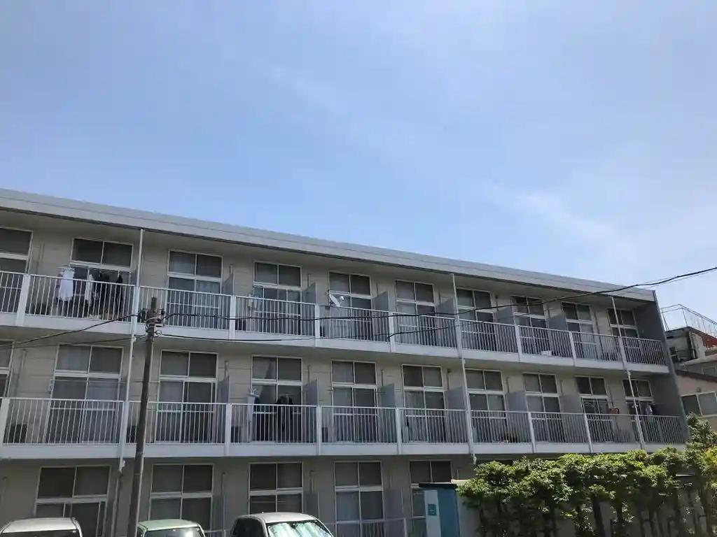 レオパレスエスタ 外観