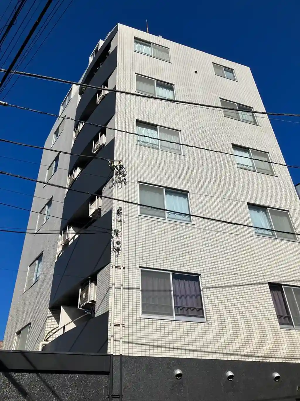 ベルヴィ尾瀬里芹田ビル 外観