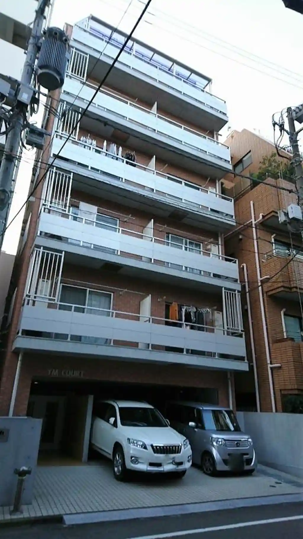 YMコート 外観