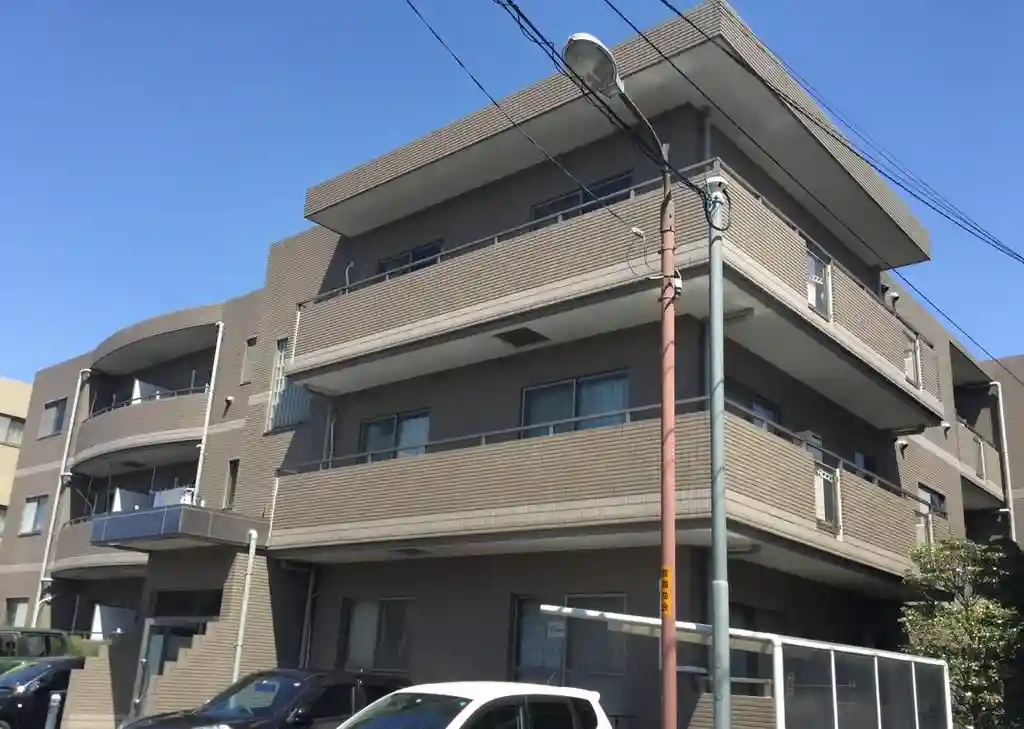 プラウトン 外観