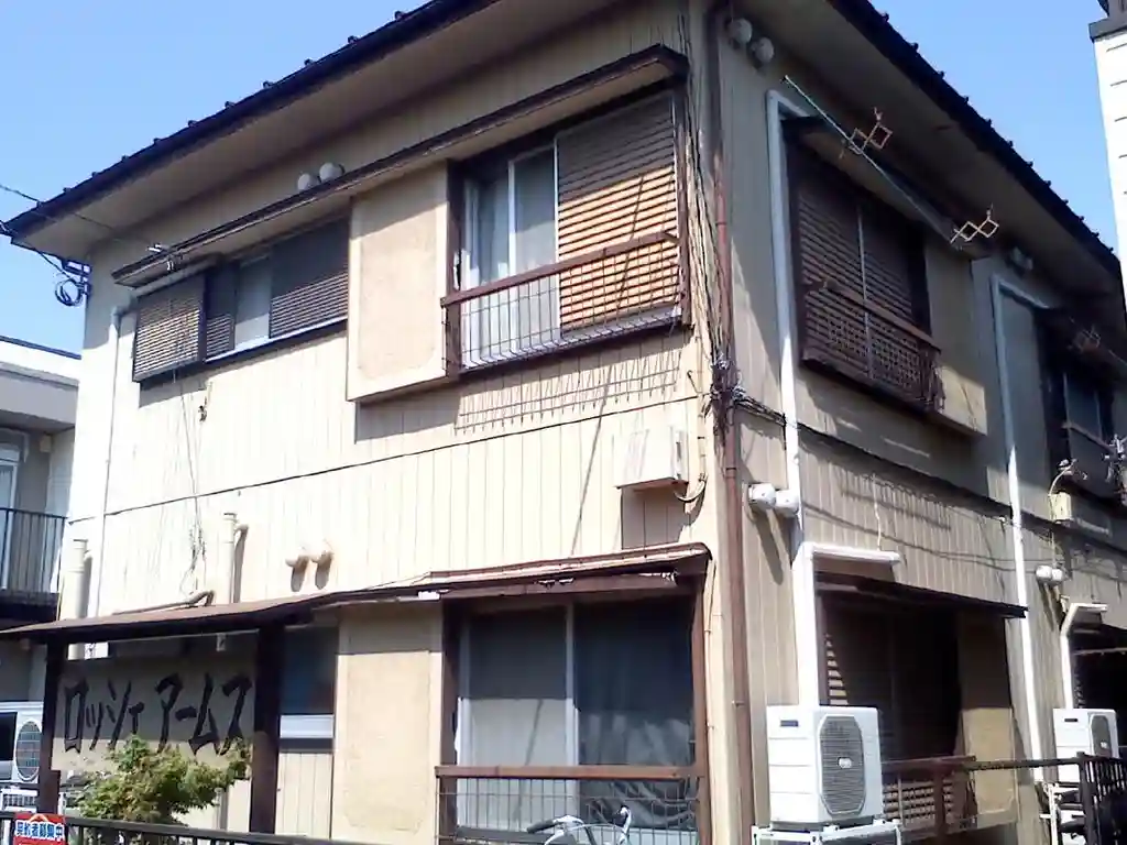 ロッシェアームズ 外観