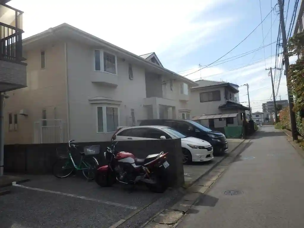 ホワイトビラ薬園台 外観