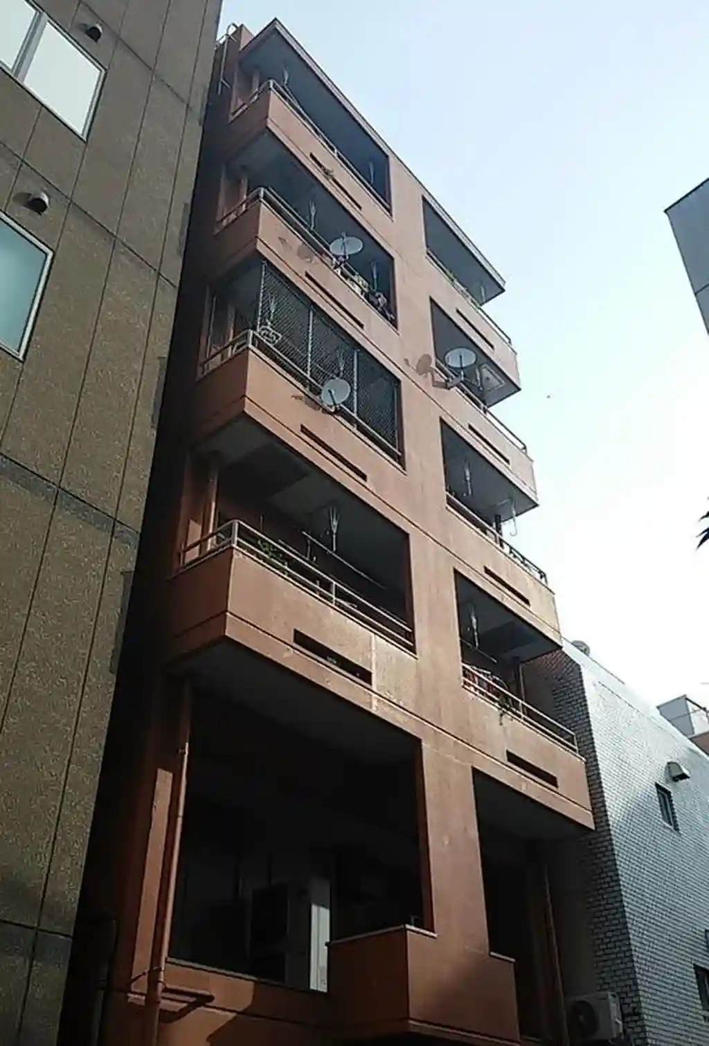 泊第一ビル 外観